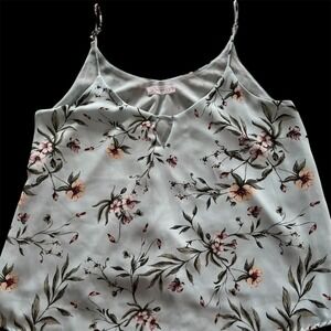 Lush Sage Blue Floral V-Neck Cami Top with Keyhole Cutout Womens Small